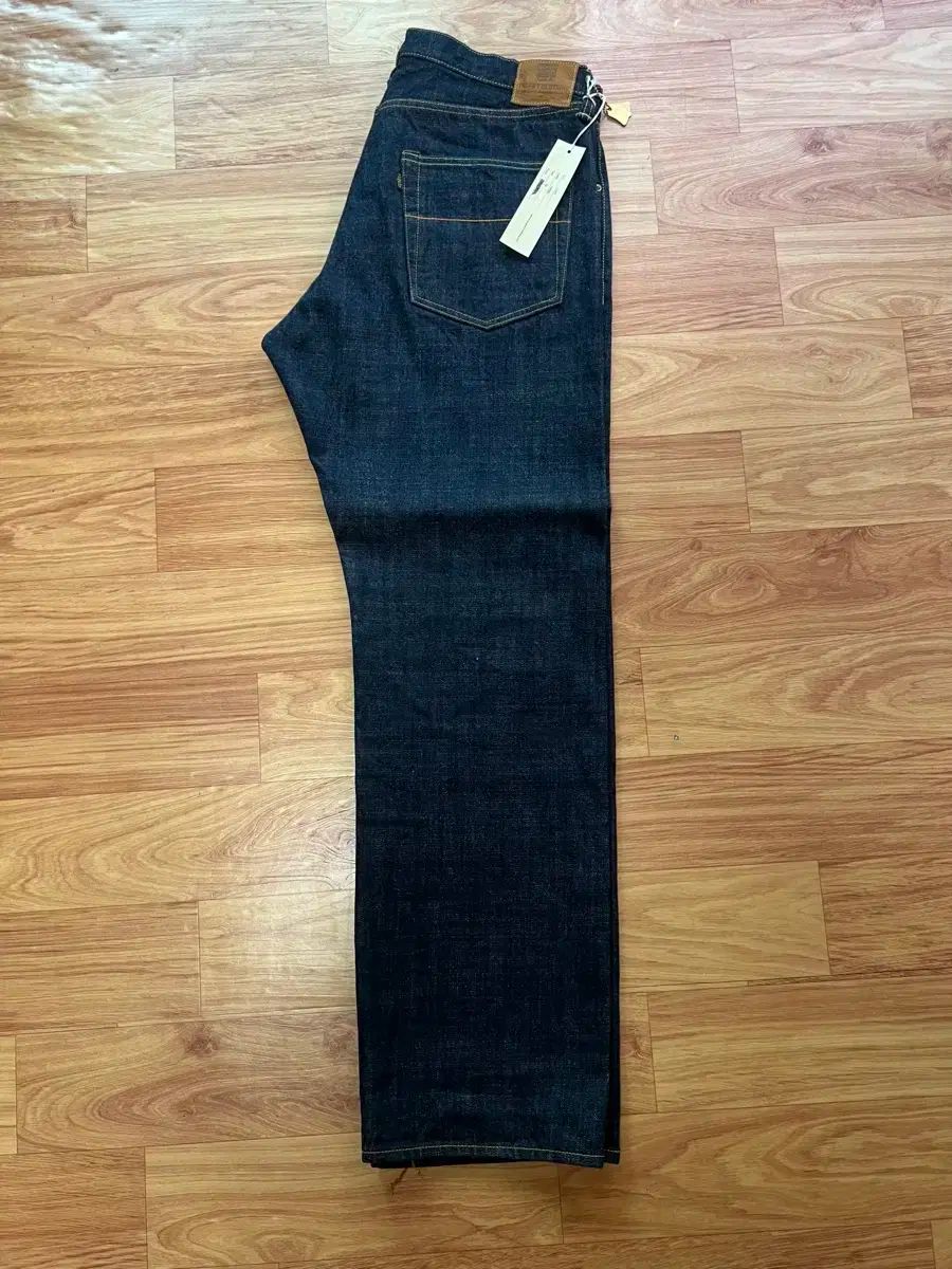 明治時代／大禮服セット。【軍帽　肩章　帯紐　その他ケース　虫喰い無し】。 明治時代／大禮服セット。【軍帽 肩章 帯紐 その他ケース 虫喰い無し