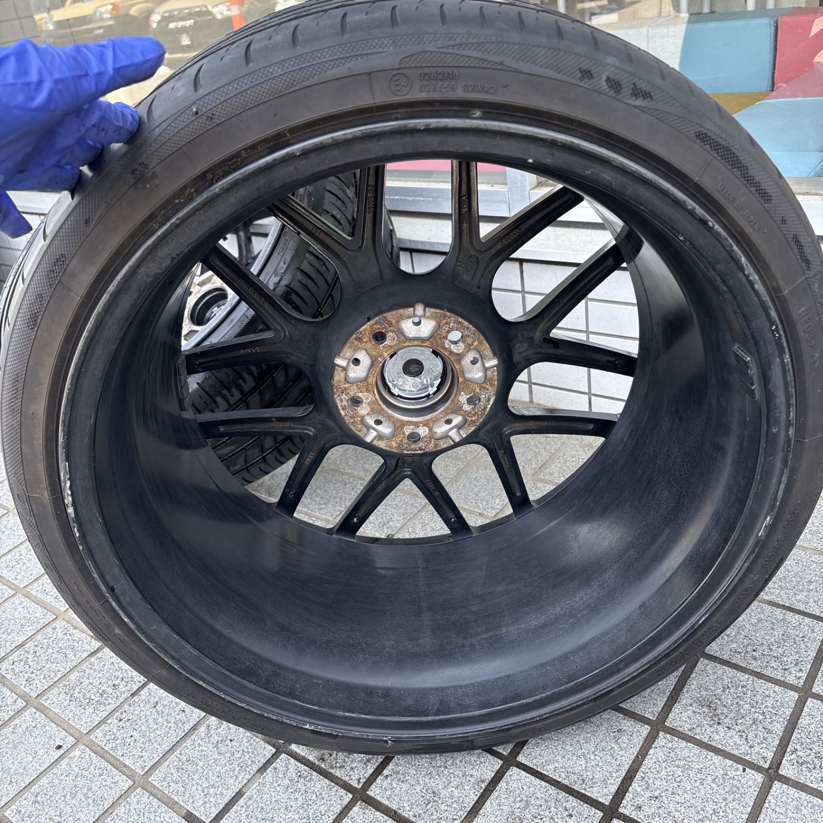 235|35r19