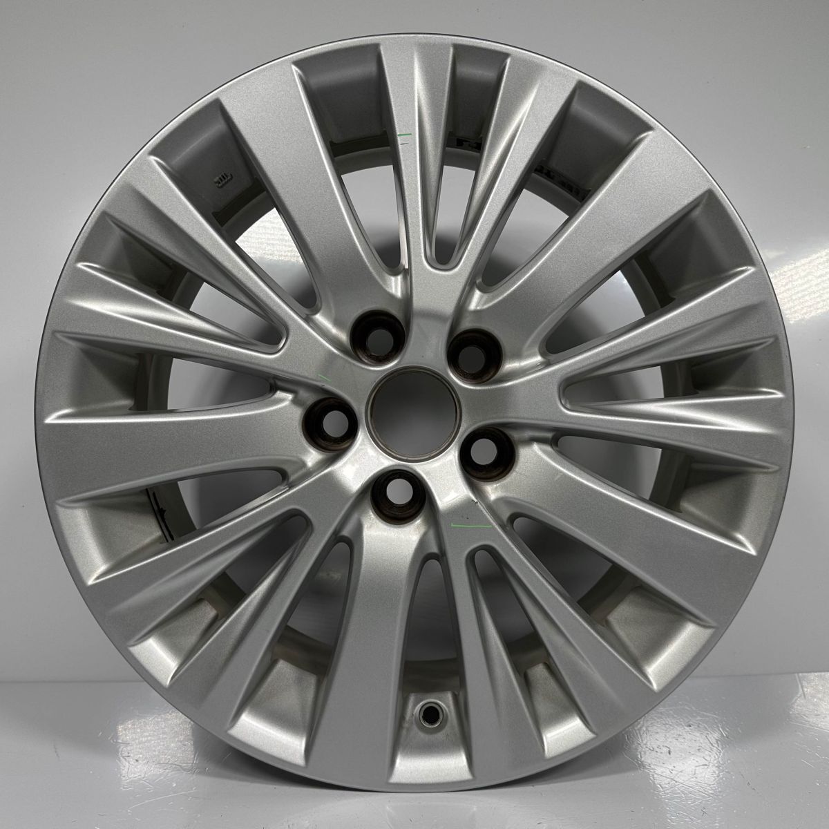 18インチ 7.5j PCD114.3 タイヤ付き 4本 セット コンケーブ形状 中古18インチ×7.5J＋55 PCD114.3 Laffite（ラフィット）タイヤ