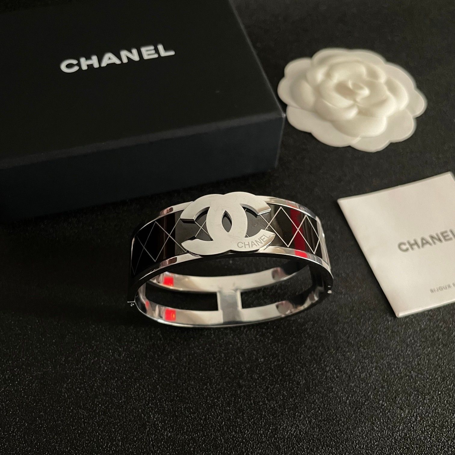 25S 夏に輝く♡CHANEL クリアブレスレット ココ クラッシュ コレクション ブレスレット ホワイトゴールド
