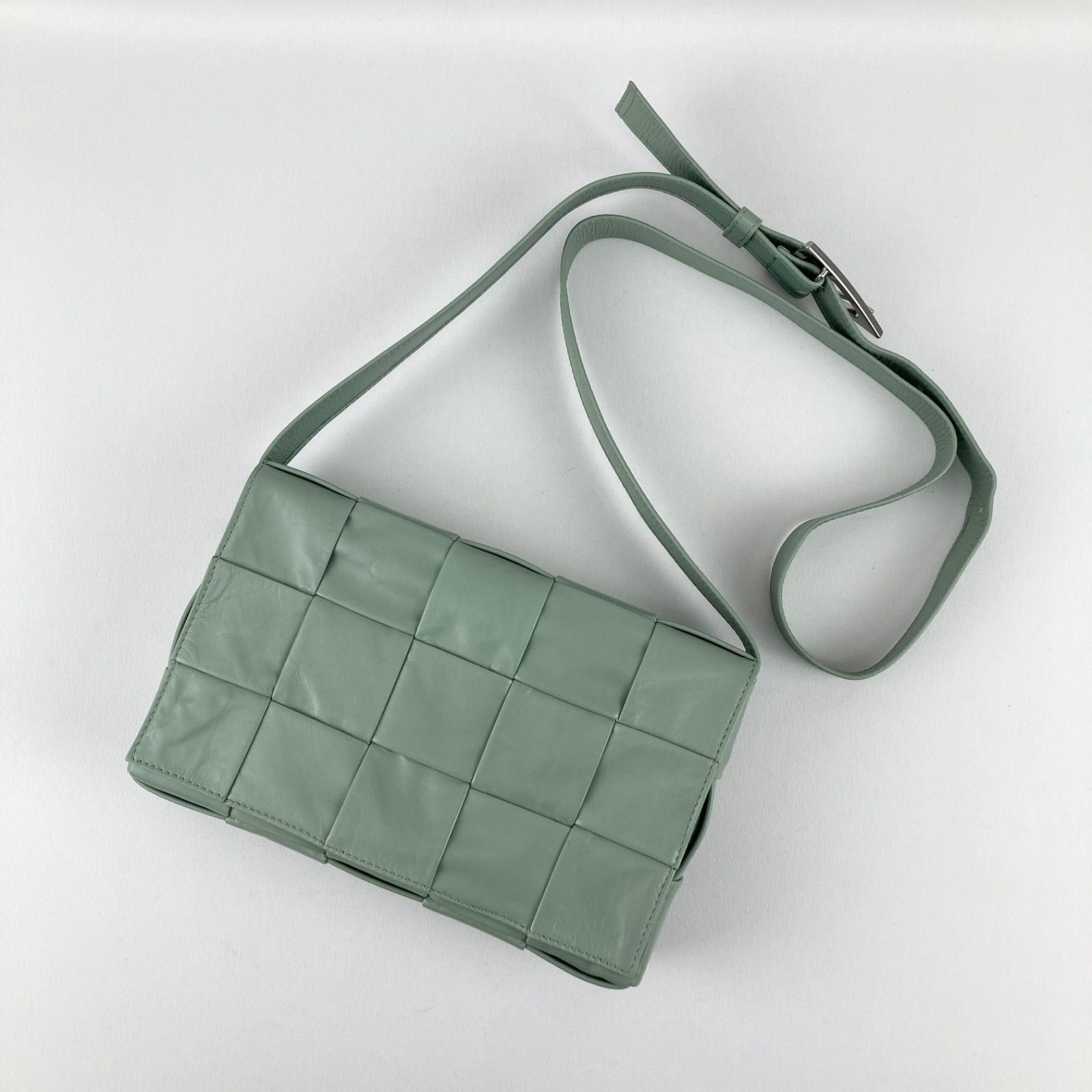 BOTTEGA VENETA ボッテガヴェネタ カセットイントレチャート 