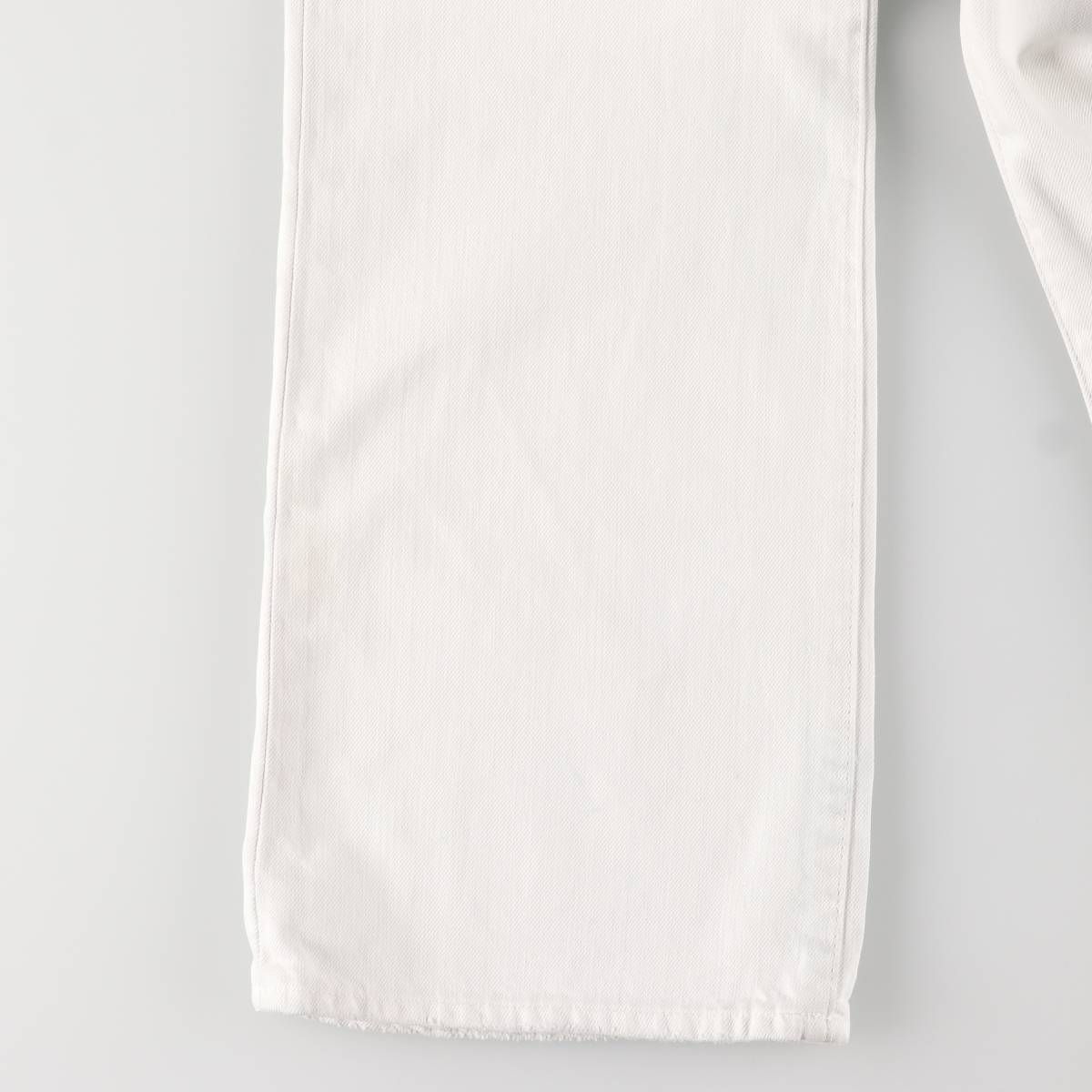 ストレートデニムパンツ