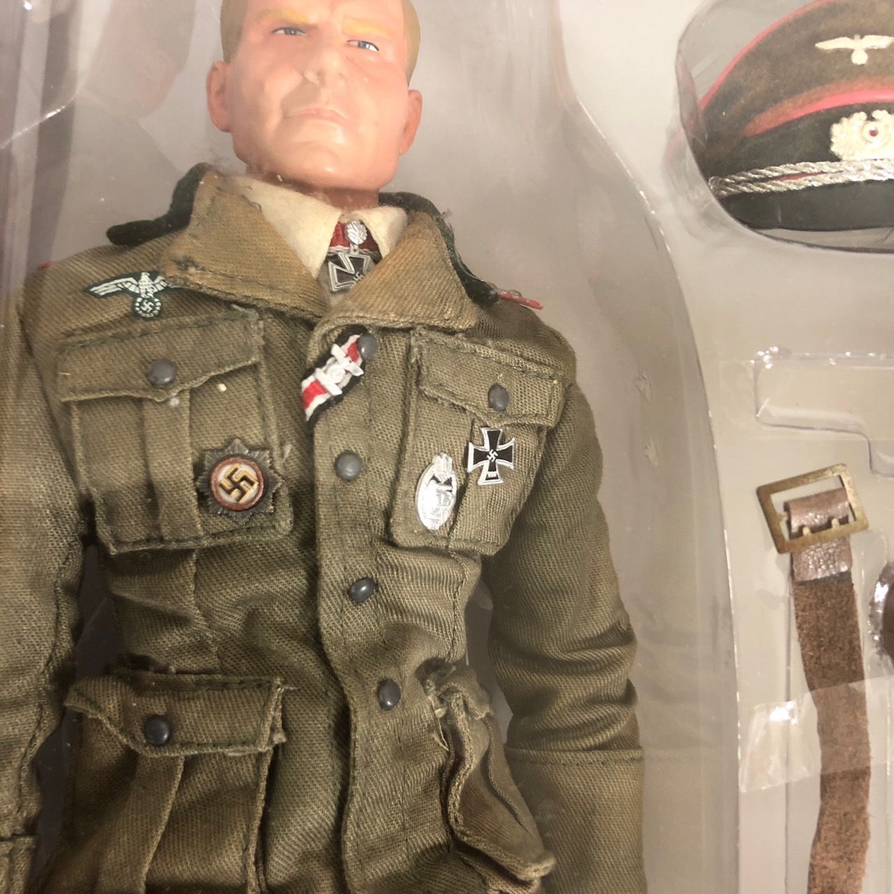 ドラゴンミリタリーフィギュア　ヘスラー大佐 ドラゴンモデルズ1/6 ドイツ国防軍装甲戦闘団指揮官へスラー大佐