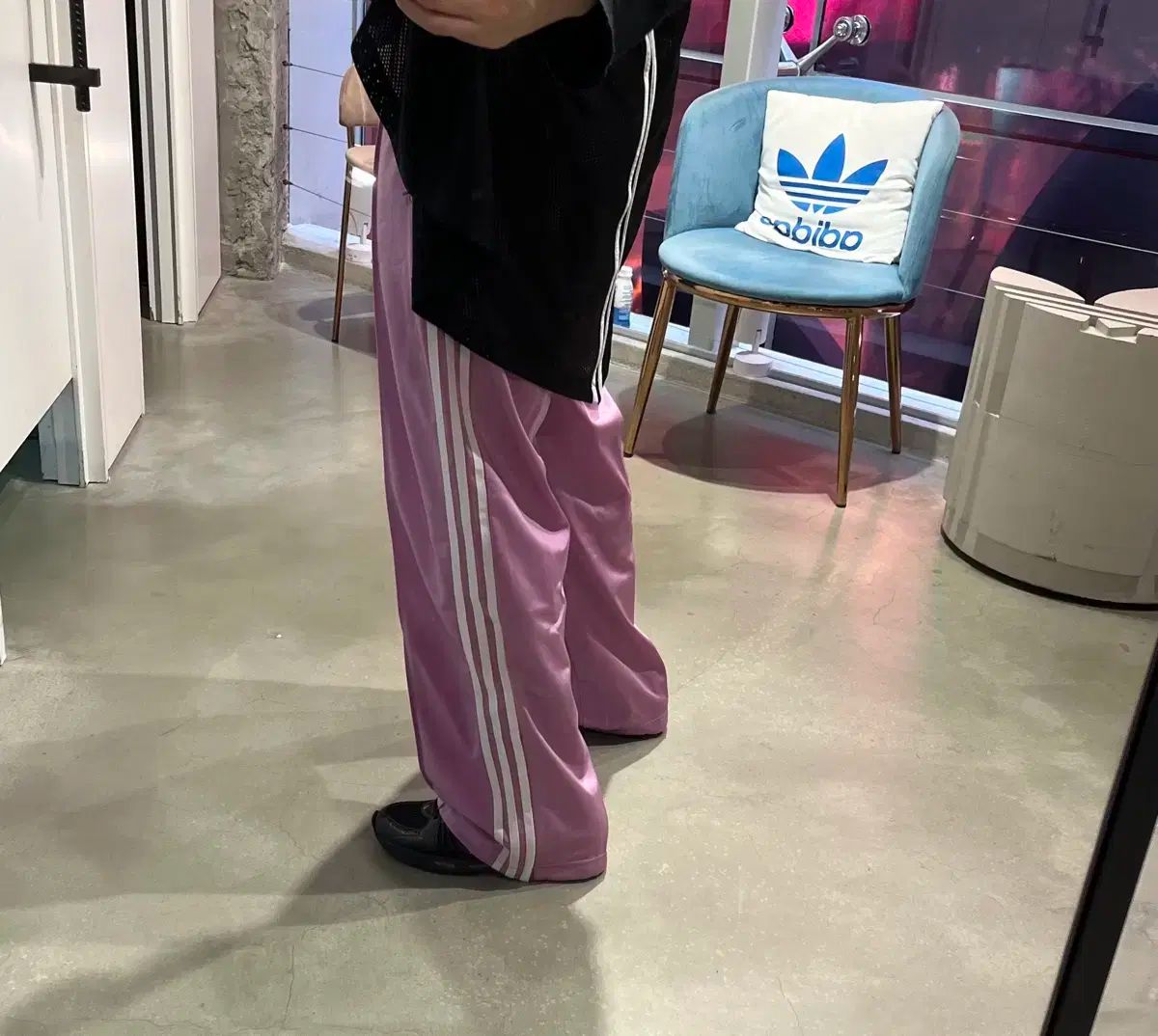 トラックパンツ