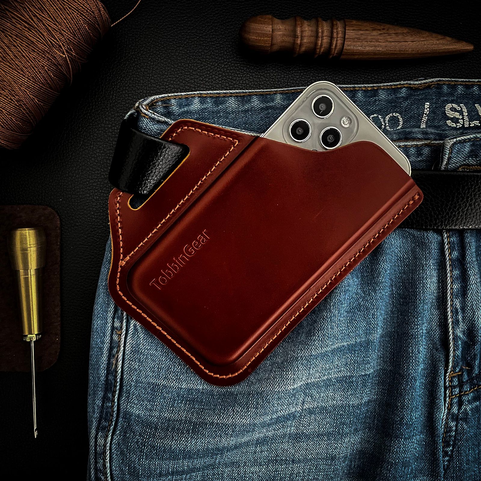 TobbinGear レザーベルト携帯電話ポーチ レザー携帯電話ホルスター ユニバーサルレザー電話ケース ベルトループ付き 男女兼用 ラージコーヒー [ループ - コーヒー] [L - Right Handed] TobbinGear レザーベルト携帯電話ポーチ、レザー携帯電話ホルスター レザー携帯ホルスター レザーベルト携帯電話ポーチ、レザー携帯電話 ベルトクリップ付き、レザーベルト スマートフォン・携帯電話