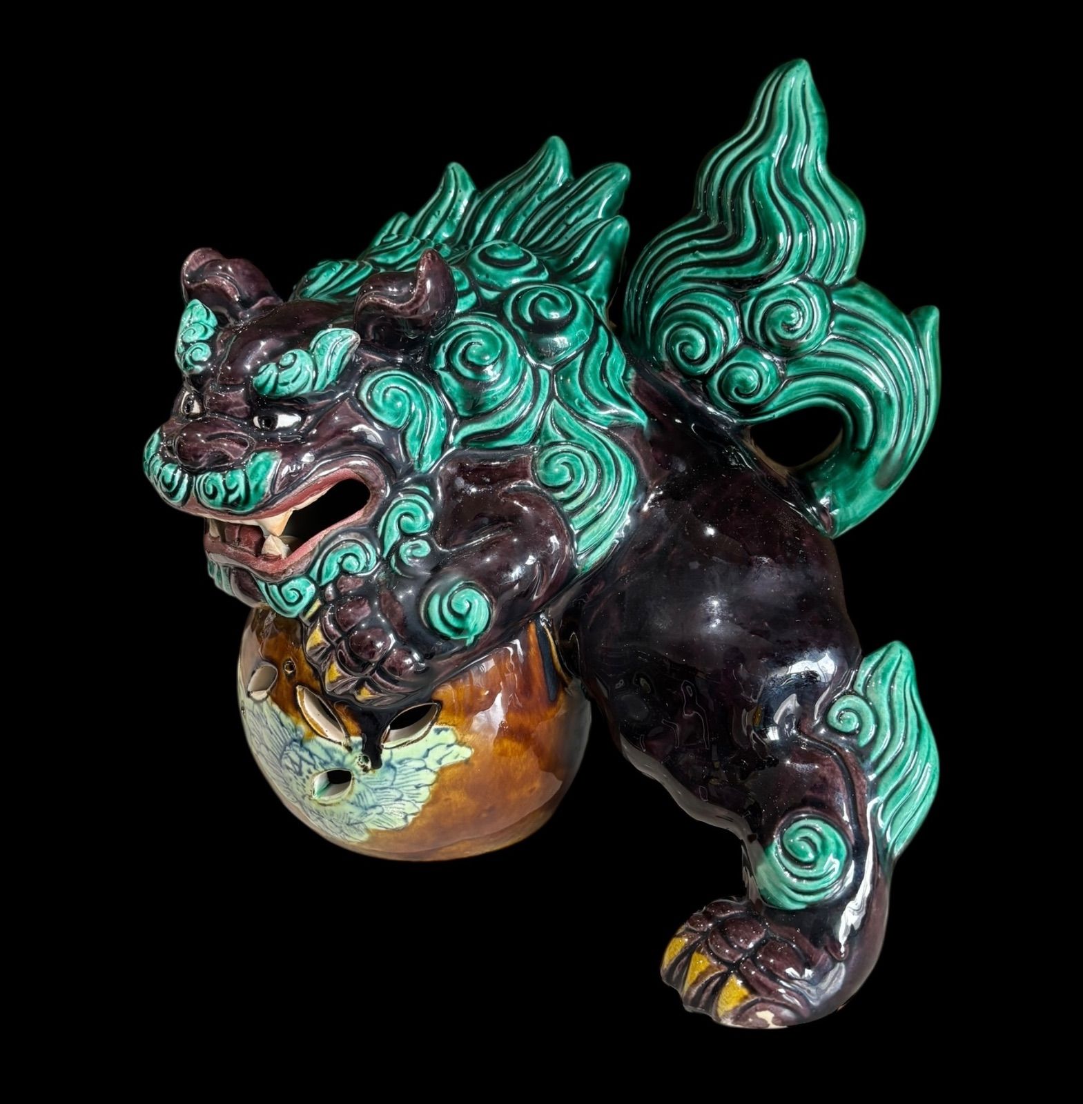 九谷焼　色絵玉乗り獅子　糠川清章造　サインあり 縁起物置物　魔除　骨董品 九谷焼 色絵玉乗り獅子 糠川清章造 サインあり 縁起物置物 魔除 骨董品