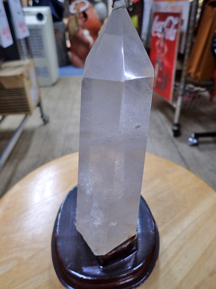 天然石】 水晶六角柱＿クリスタルの置物 (1,516g) 【公式通販】