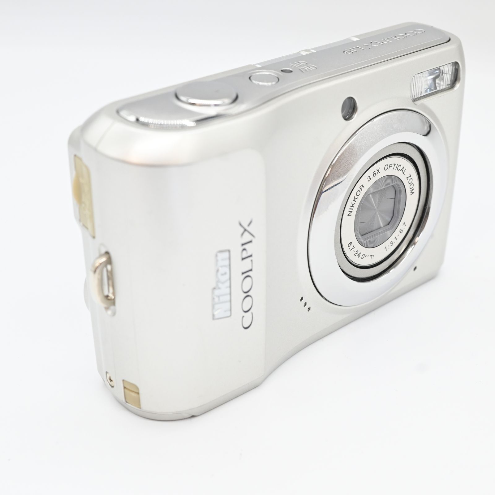 Nikon COOLPIX L19 コンパクトデジタルカメラ Nikon Coolpix l19 8 MP