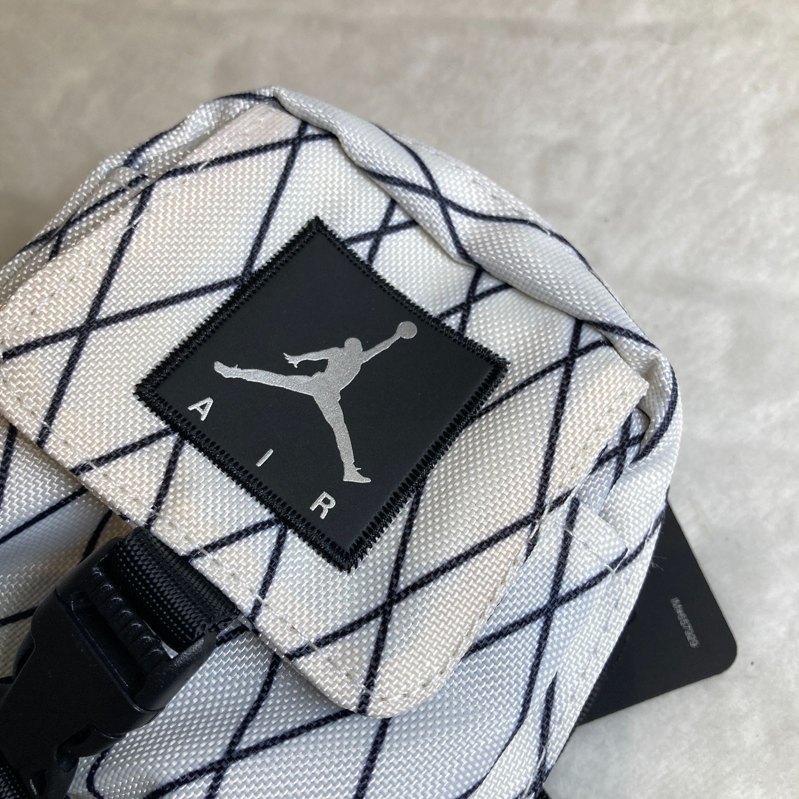 Nike Jordan ジョーダン ジャンプマン メッシュ バッグ ポーチ付 Nike Jordan ジョーダン ジャンプマン メッシュ バッグ ポーチ付