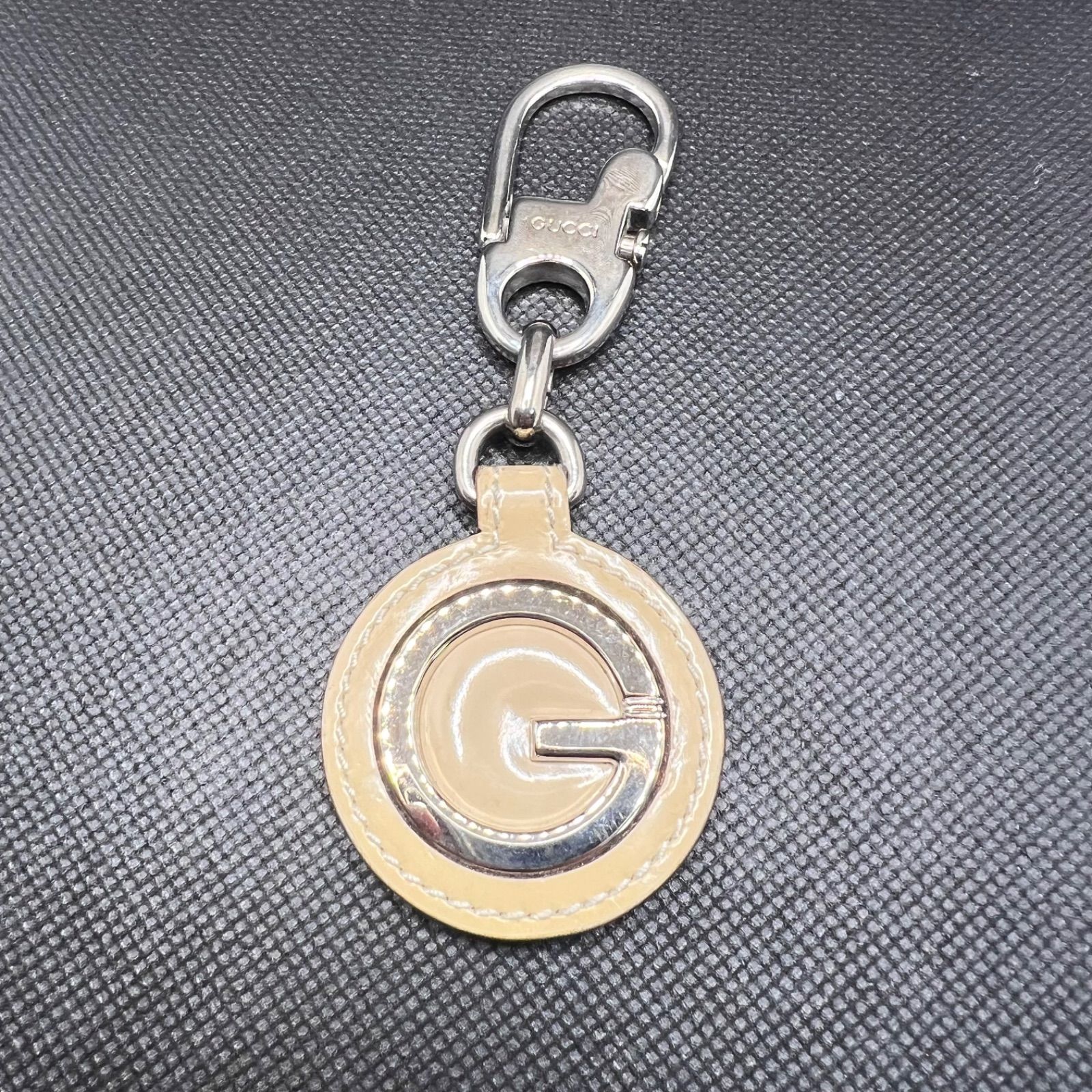 GUCCI グッチ キーホルダー キーリング チャーム オフホワイト