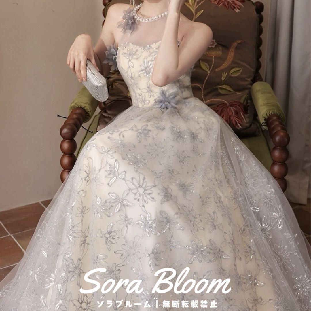 首元のお花のデザインがオシャレなホルターネックのロングドレス 新品 未使用】お花のデザインがオシャレで可愛い ホルターネック