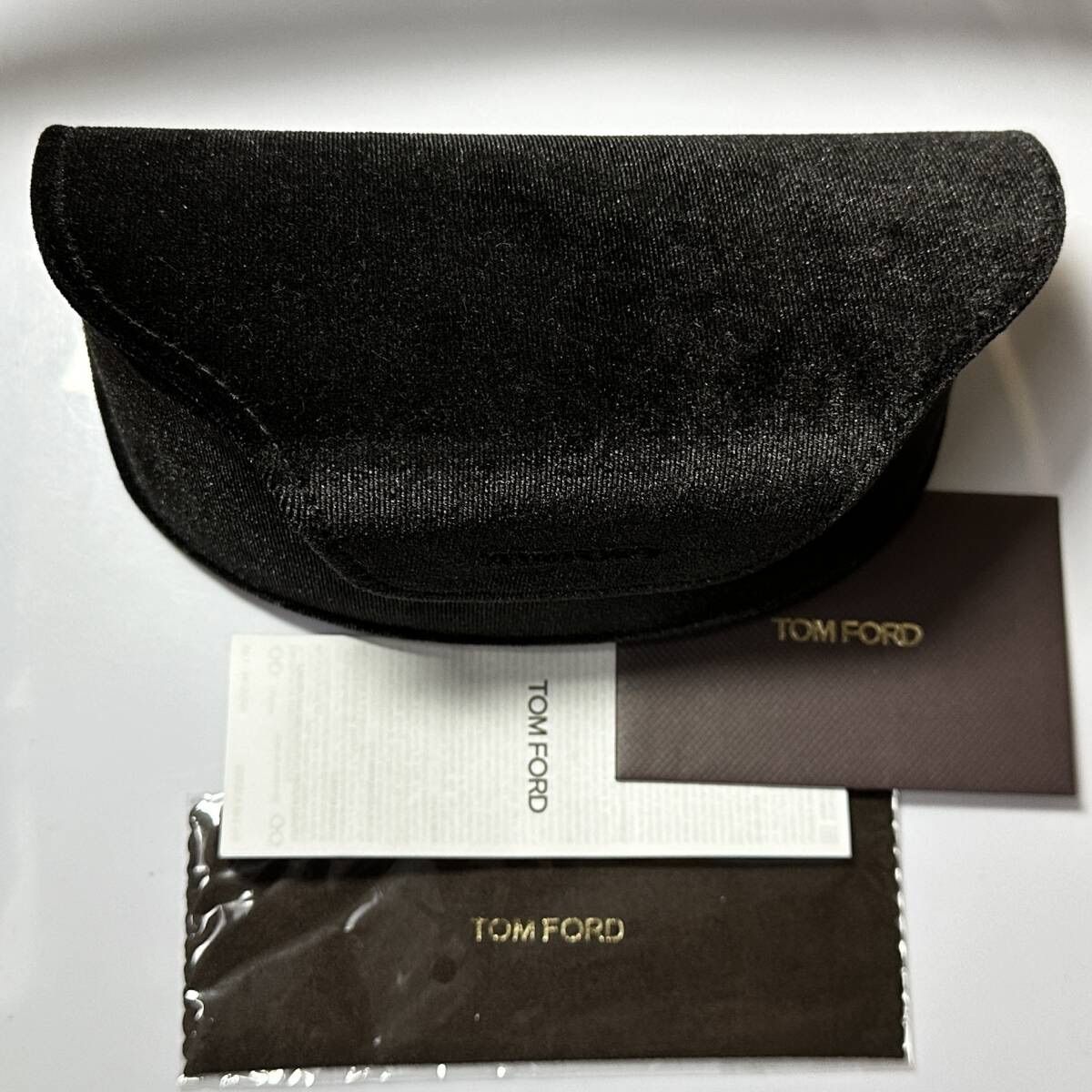 純正新品 イタリア製 TOM FORD FT0672 01A 純正ケース・クロス付き 