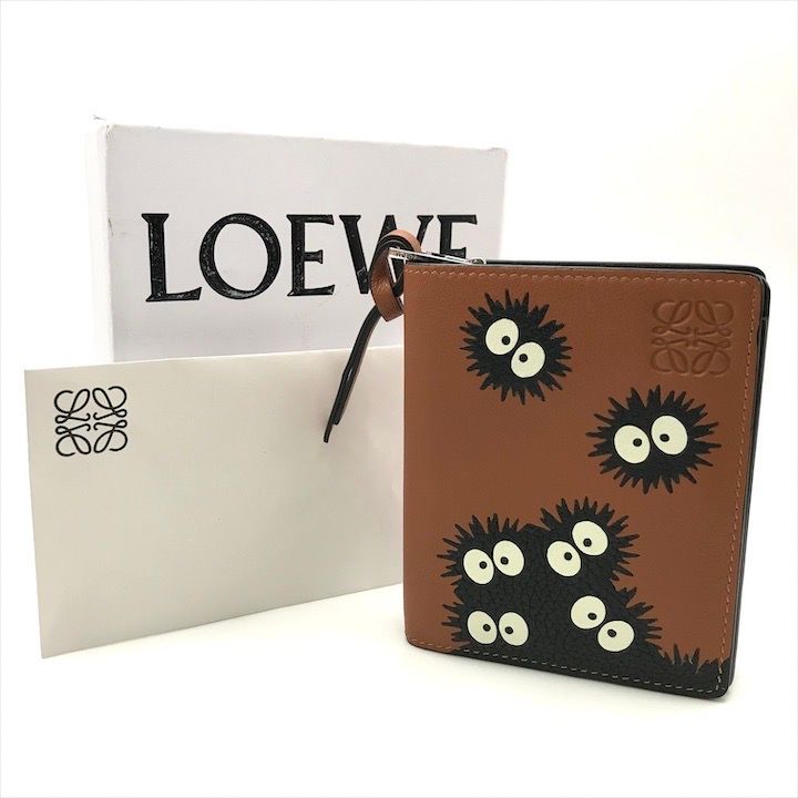 美品【ロエベ】コンパクト ジップ ウォレット　千と千尋の神隠し　コラボ 希少 美品 LOEWE ロエベ 3つ折り財布 ジブリコラボ 千と千尋の