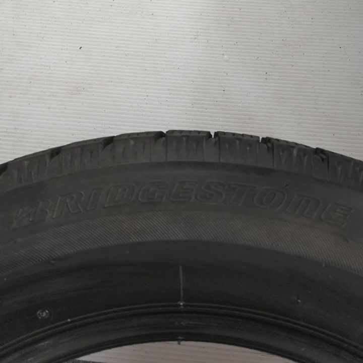 0 T 25005 スタッドレスタイヤ ブリヂストン BLIZZAK VRX 2 225 60 R 17 4本セット