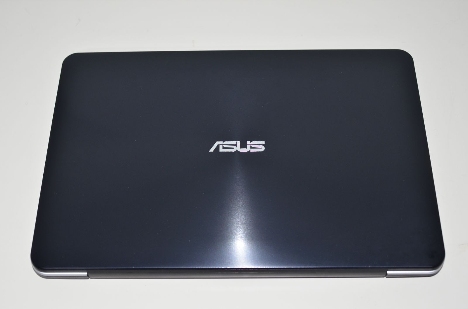 ASUS X556U i7-7500U メモリ8GB 新品爆速SSD512GB