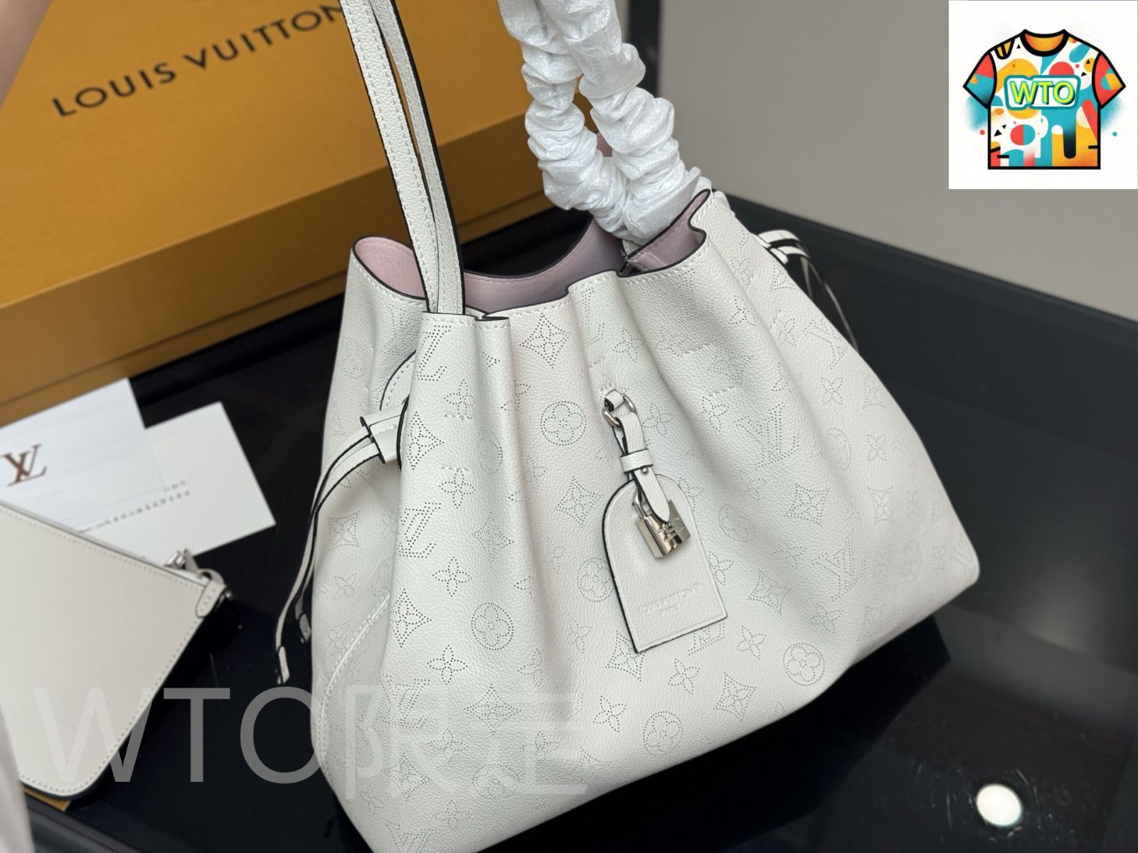 今日WTO】Louis Vuitton ルイ・ヴィトン ムーンライトバケット