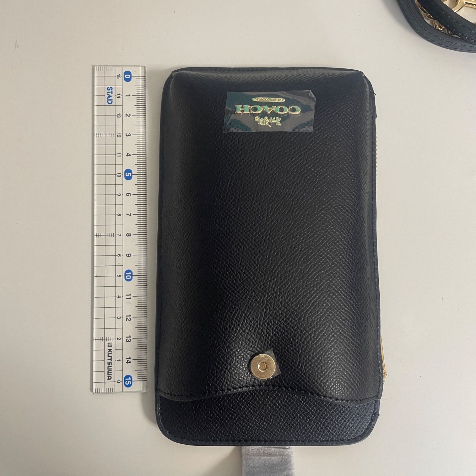 新品・未使用】COACH スマホショルダー ブラック シグネチャー - メルカリ