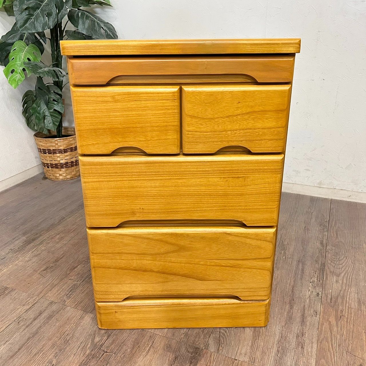 上部 レール小物置き