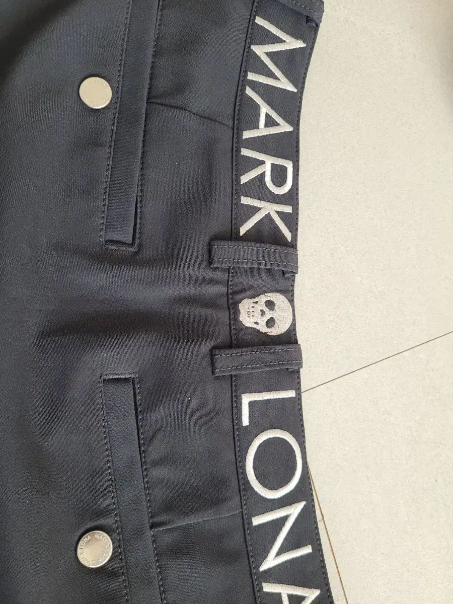 MARK & LONA(マークアンドロナ) ゴルフ スカート 70 正規品