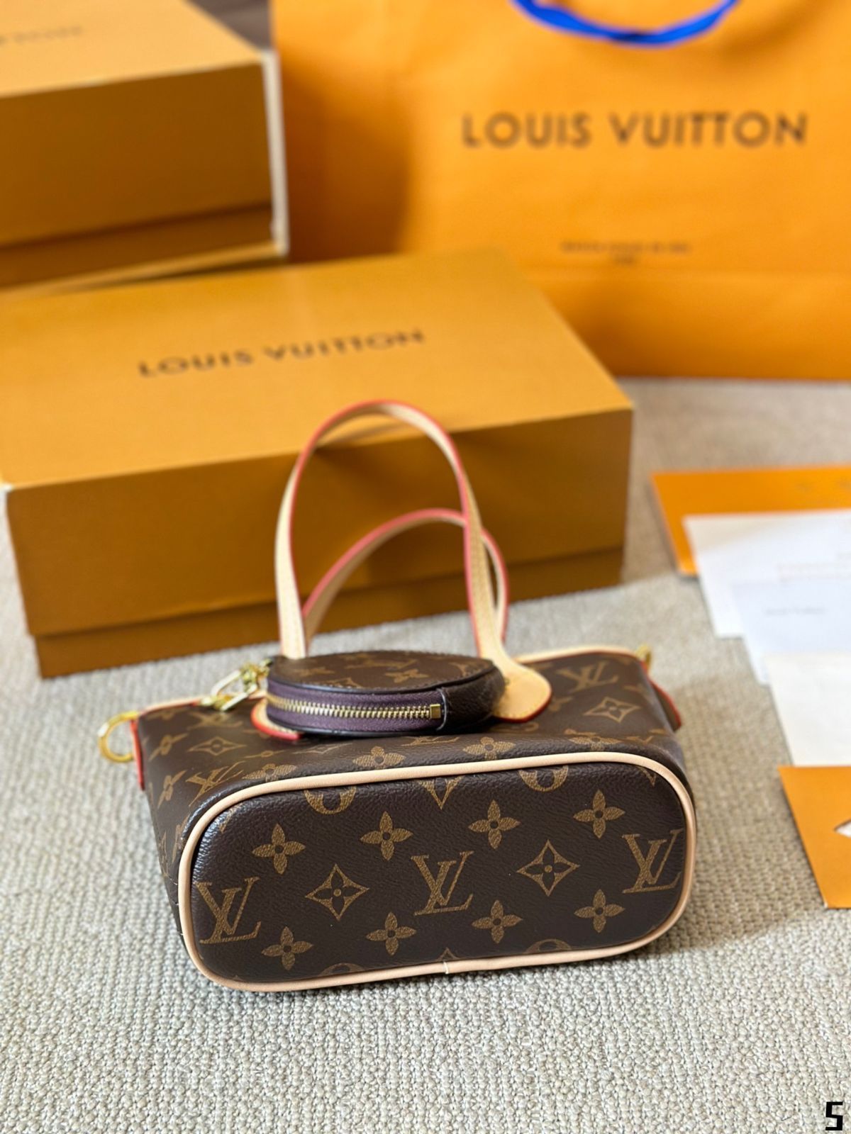 手首バッグ ショルダーバッグ