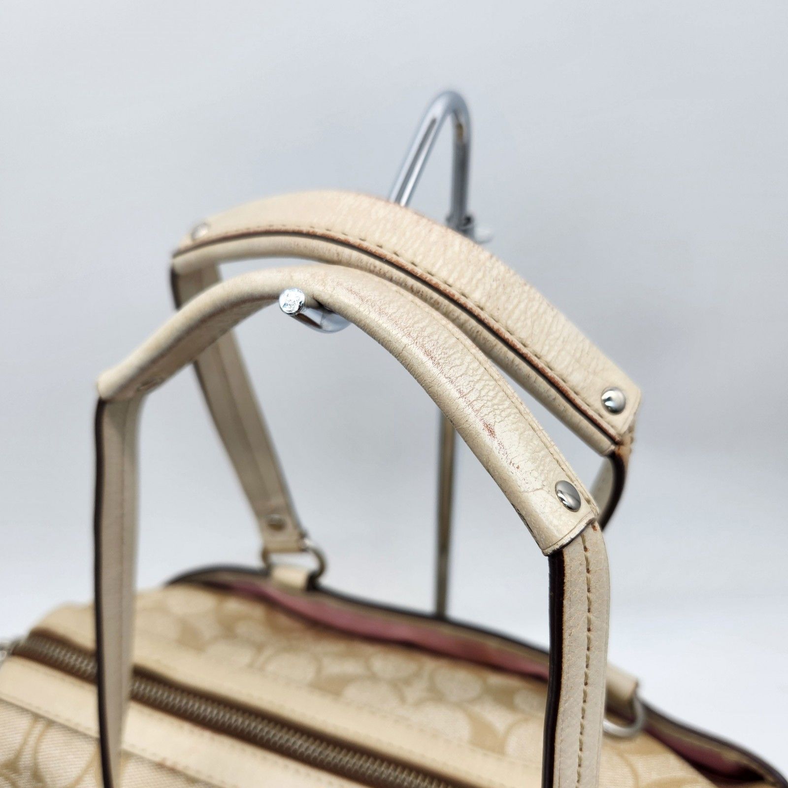 COACH ショルダーバッグ ミニボストン シグネチャー ベージュ ホワイト