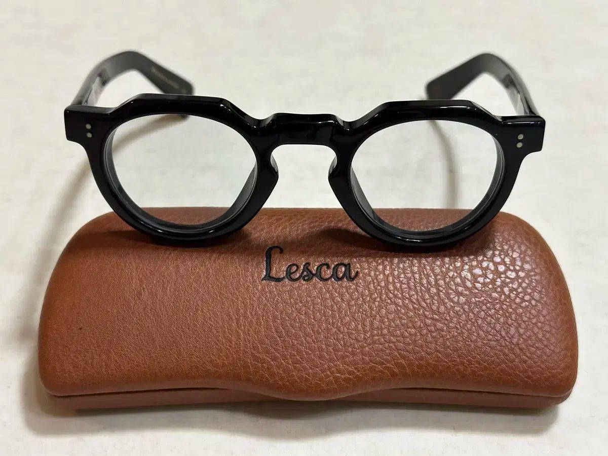 Lesca レスカ ニューヴィンテージ クラウンパント 8mm ブラック