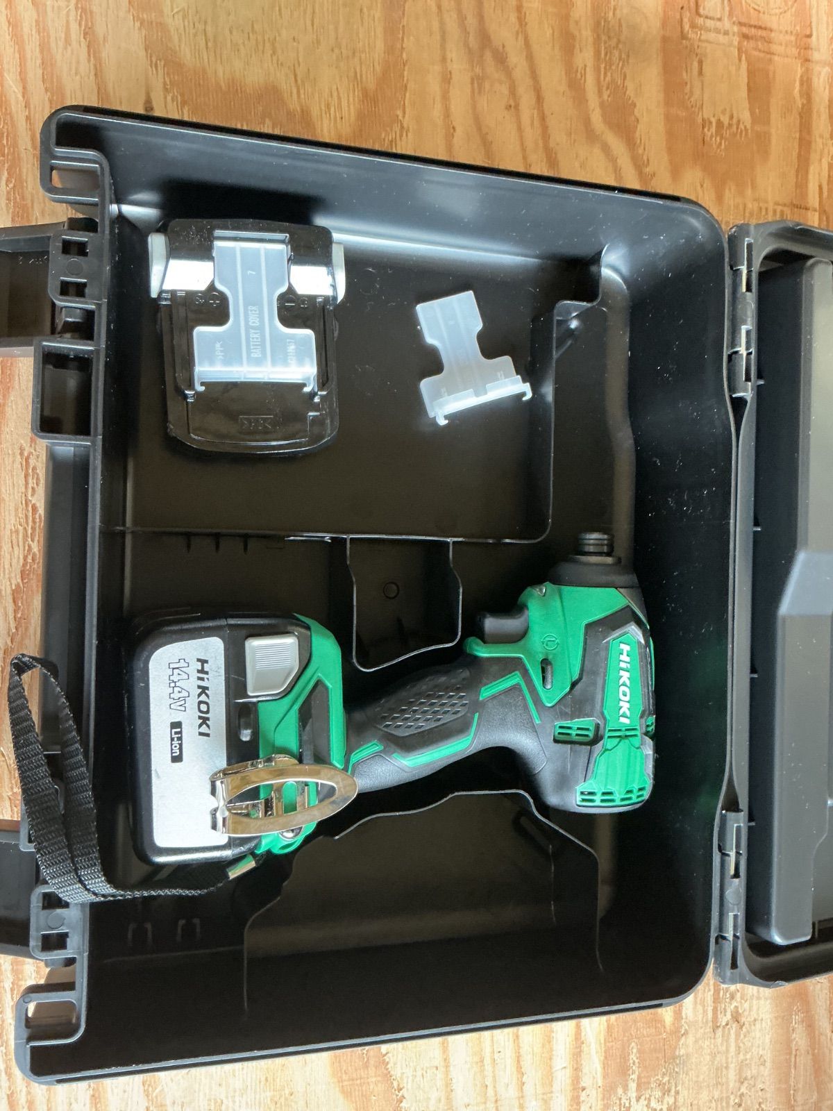 ♥ ハイコーキコードレスインパクトドライバ WH14DB バッテリー2庫 充電器無し ケース付き インボイス対応領収書発行? 平日のみ発送 値引交渉?