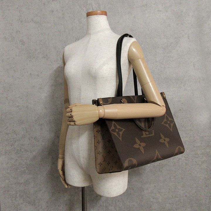 ほぼ未使用 LOUIS VUITTON ルイ ヴィトン ITALY イタリア製 【シルバー　ヴィトンロゴ　ブラック】ネクタイ USED オールド ブランド シルク ほぼ未使用LOUIS VUITTON ルイヴィトン ARTICLES DE VOYAGE セカンド