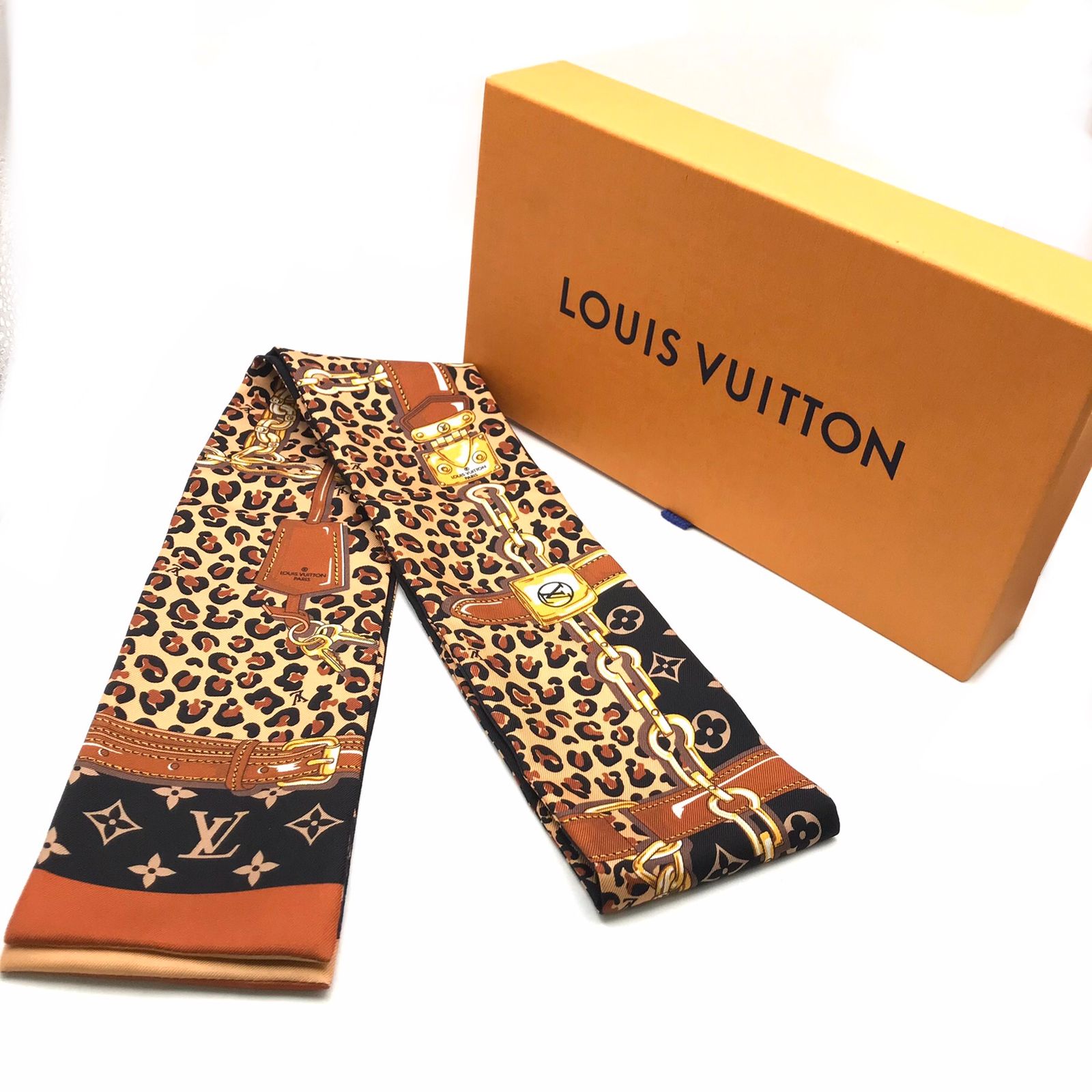 Louis Vuitton バンドー　スカーフ　豹柄 LOUISVUITTON ルイヴィトン シルク バンドー ワイルドアット