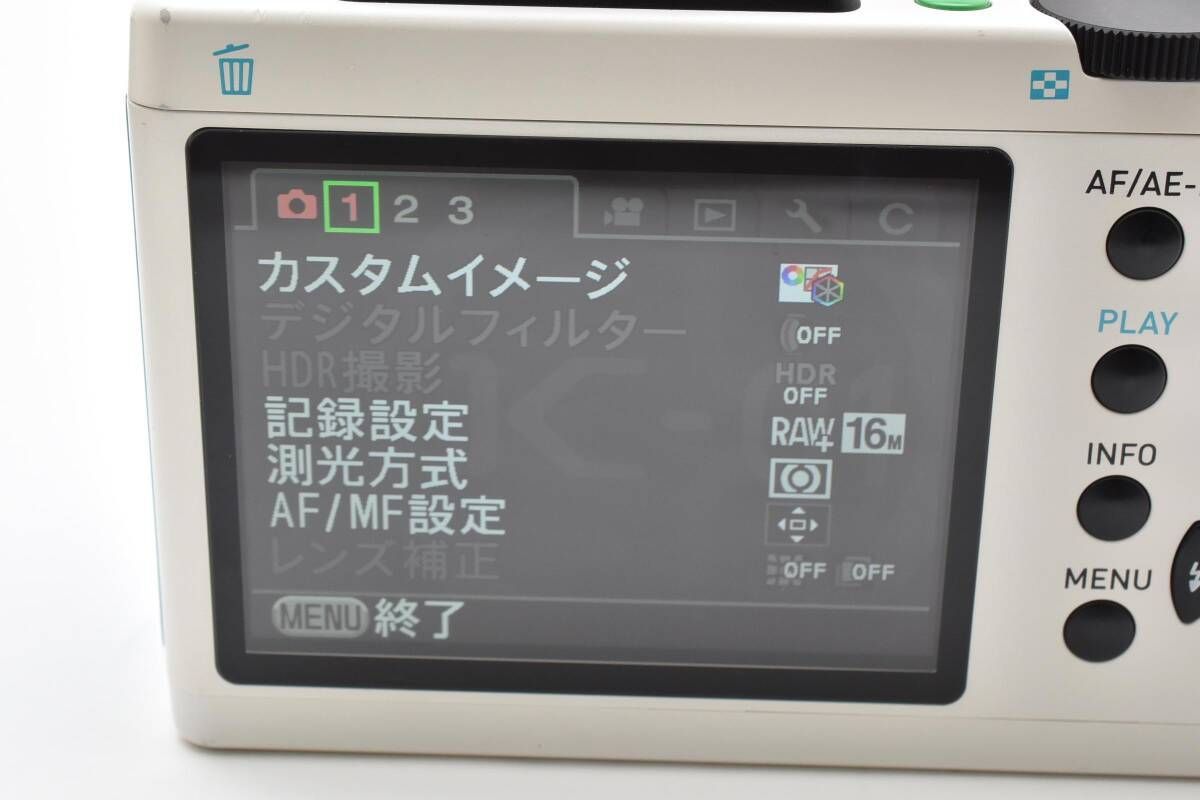 Canon EOS M10 ホワイト ダブルズームレンズキット【ジャンク