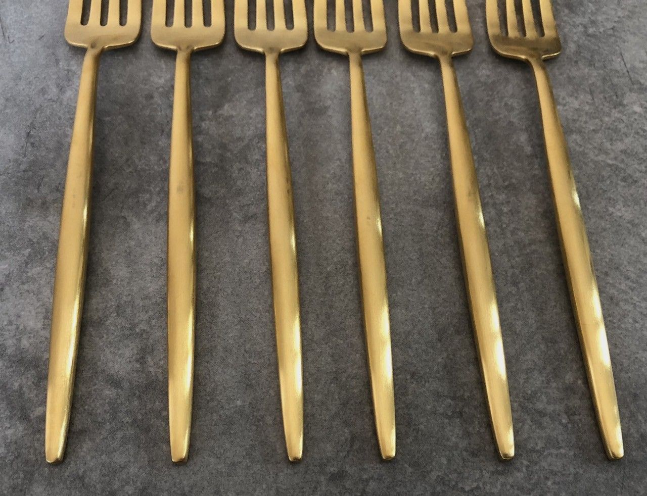 アウトレット品 Cutipol クチポール MOON マットゴールド デザートフォーク 6点セット SKLAD-KIRPICHA_RU