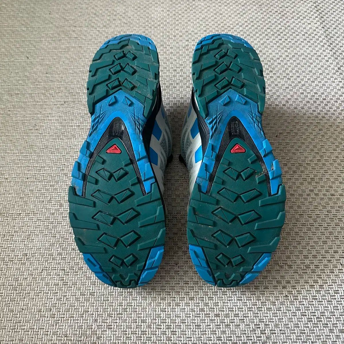 SALOMON サロモン