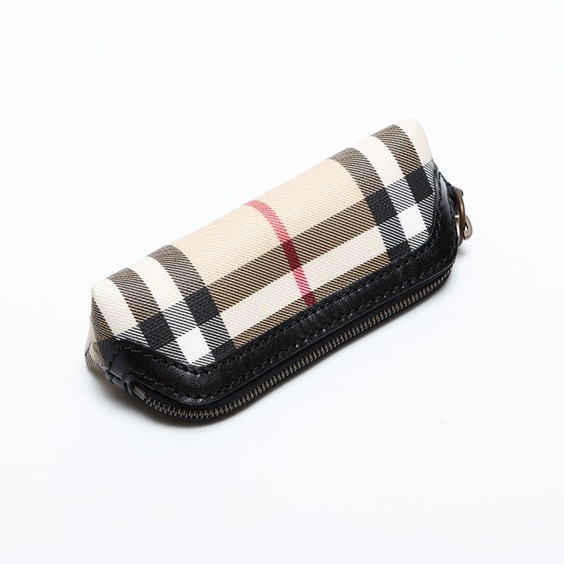 BURBERRY バーバリー ポーチ ノバチェック PVC - メルカリ