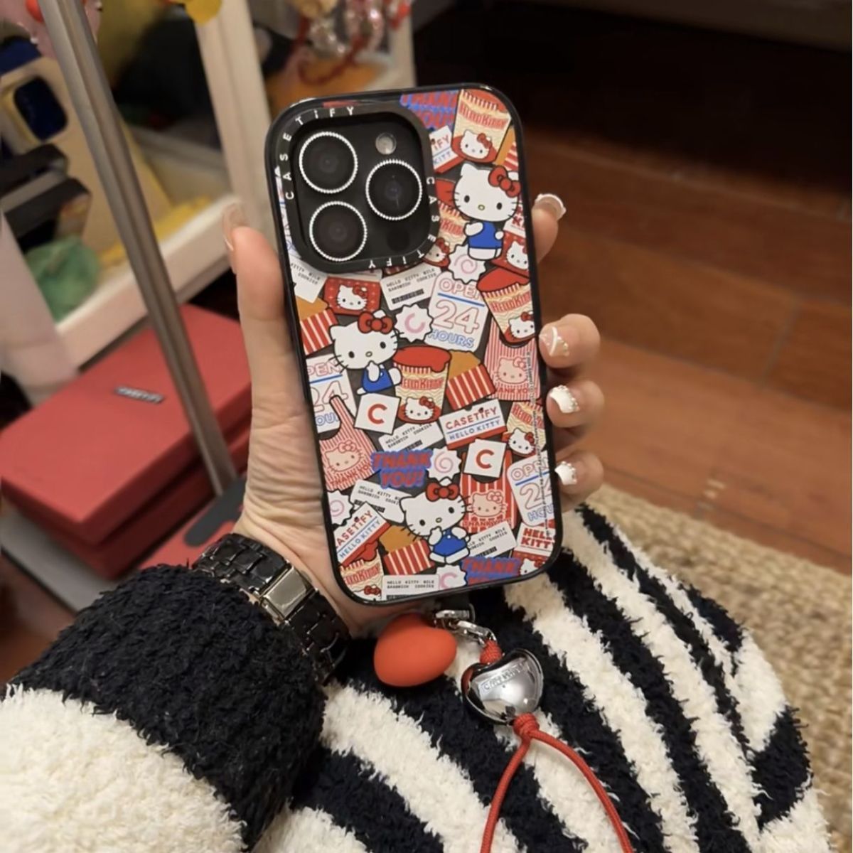 新品HELLO KITTY×CASETIFY 50周年 スマホケース+ストラップ 2点