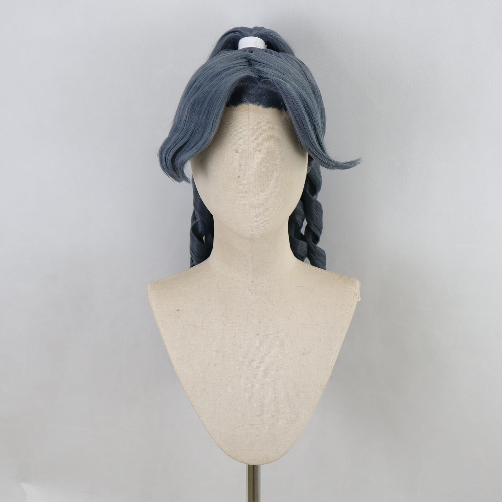 お取寄せ商品 納期ご相談下さい コスプレ耐熱ウィッグ 造形ウィッグ グレー ブルー 前髪立ち上げ ワンレン 結い上げ ウィッグ 忍たま乱太郎|綾部喜八郎 等