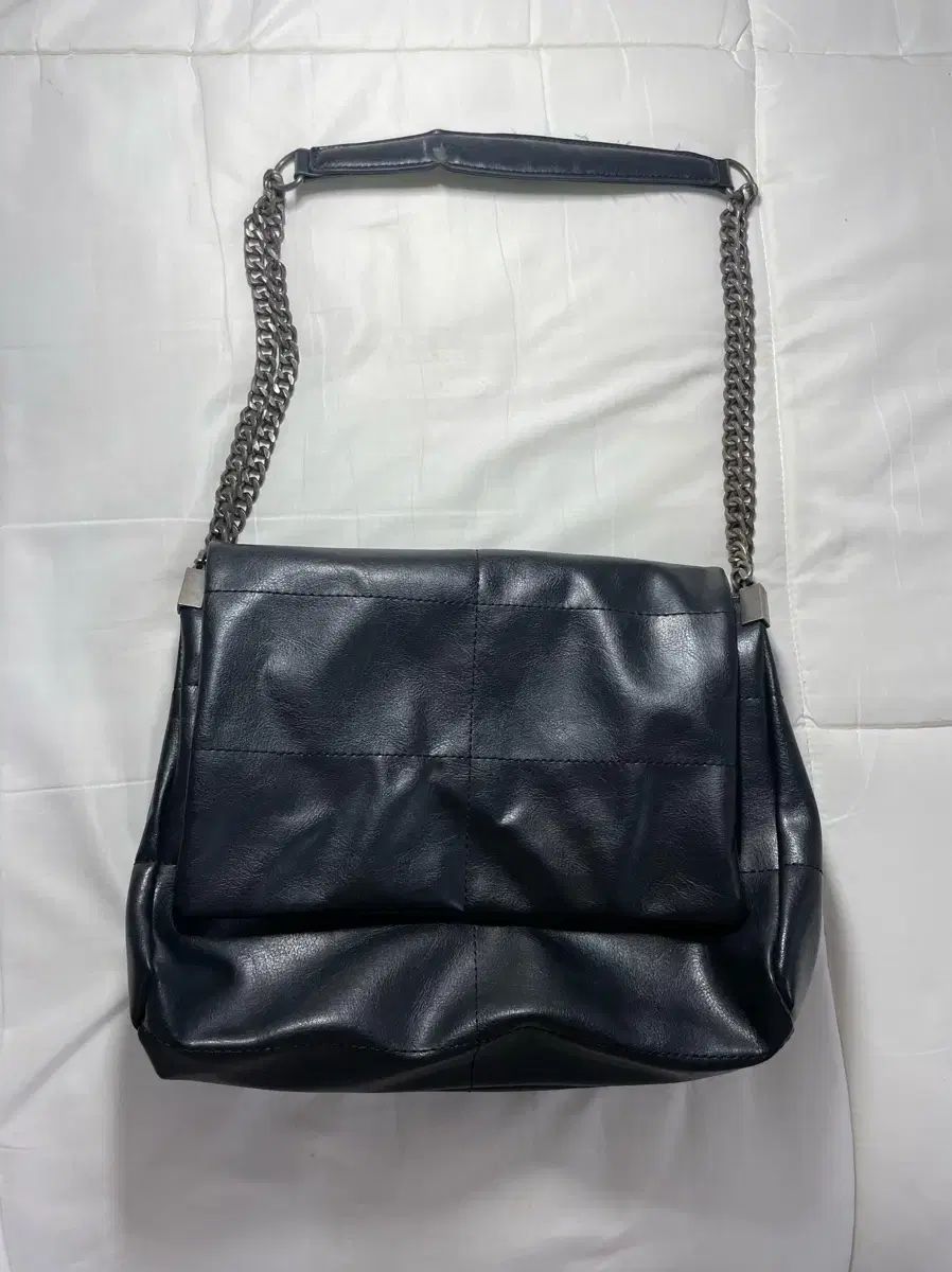 ZARA(ザラ) ユナバッグ ブラック ロック フラップ ショルダー