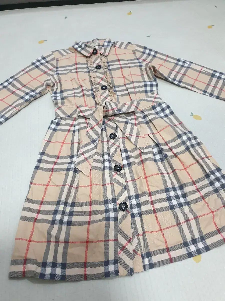 バーバリー　8Y ワンピース BURBERRY(バーバリー ) キッズ ショップ ワンピース 8y BURBERRY