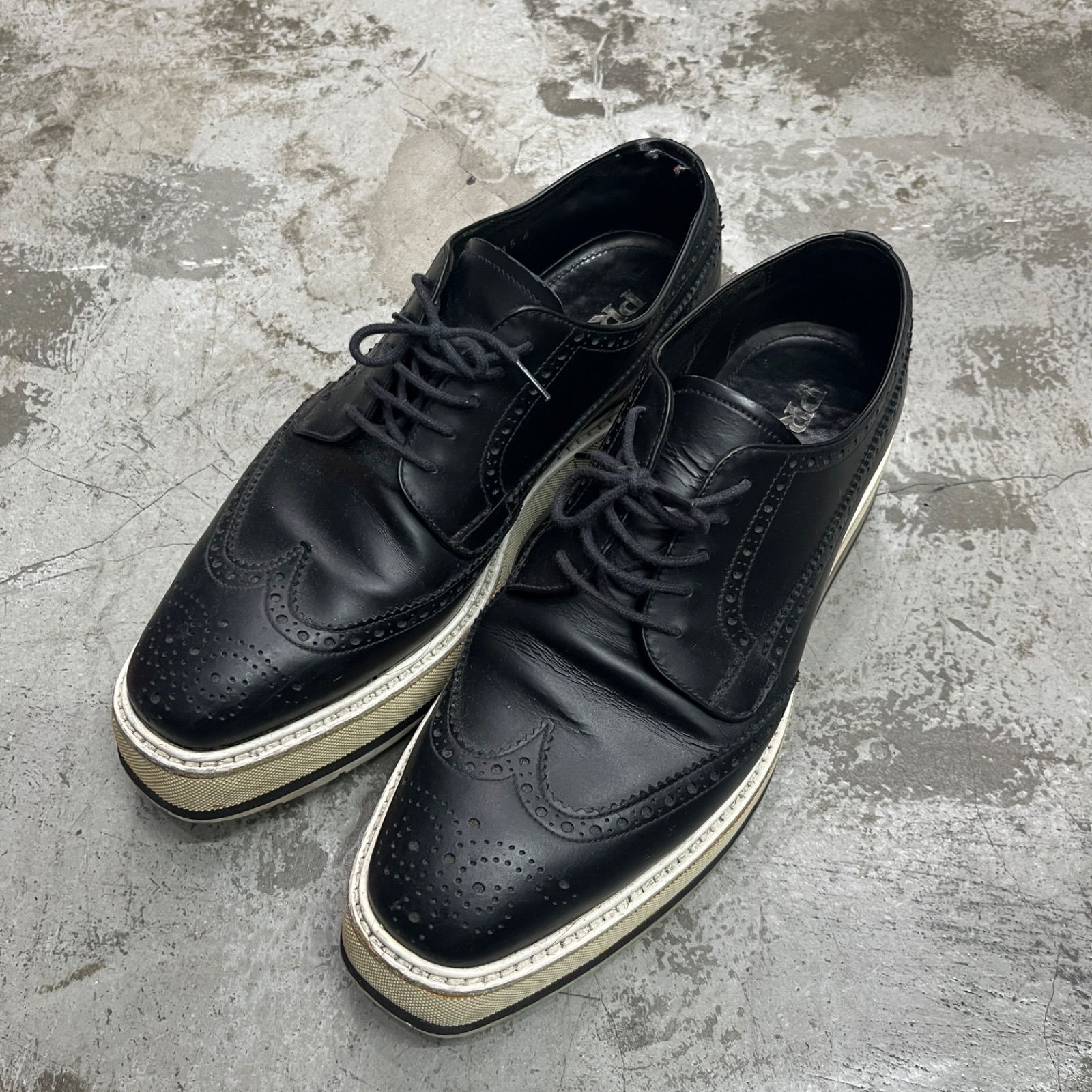 PRADA プラダ ウィングチップ エナメル シューズ 35 【公式通販】