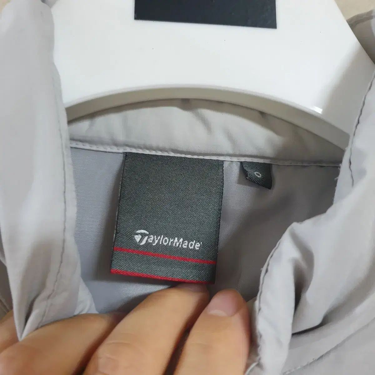 入荷数限り！ テーラーメイド 軽量 刺繍 ウィンドブレーカー アウター 良い品質