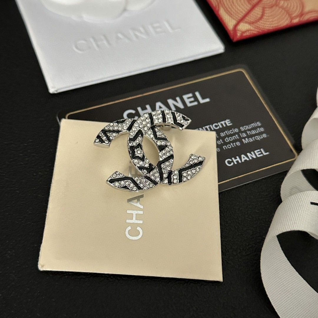 今日 CHANEL ブローチ 専門店と同期新入荷