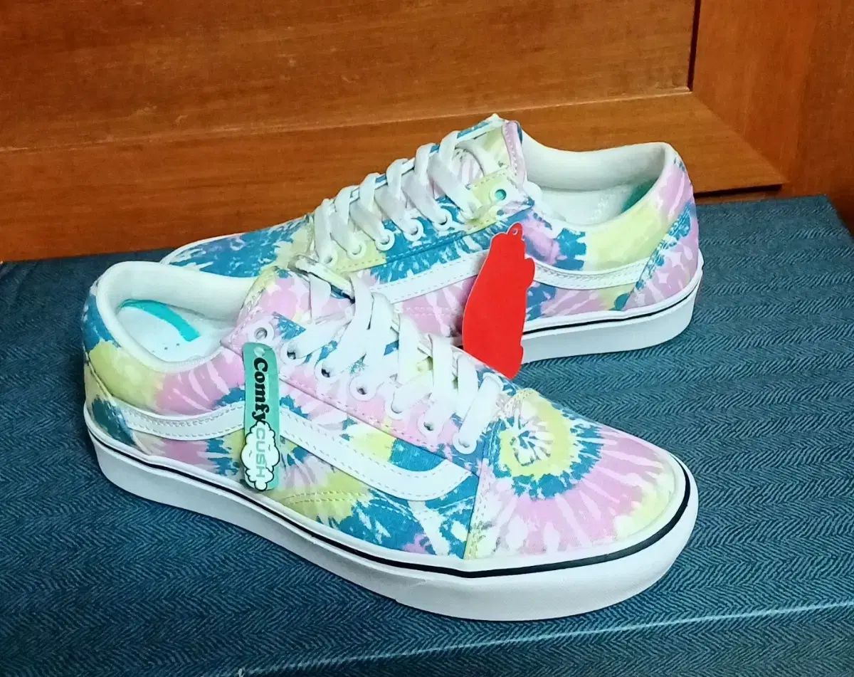 【雷市場（ポンジャン）商品韓国直送】 VANS(バンズ) 新品 250 ボードシューズ スニーカー スニーカーズ
