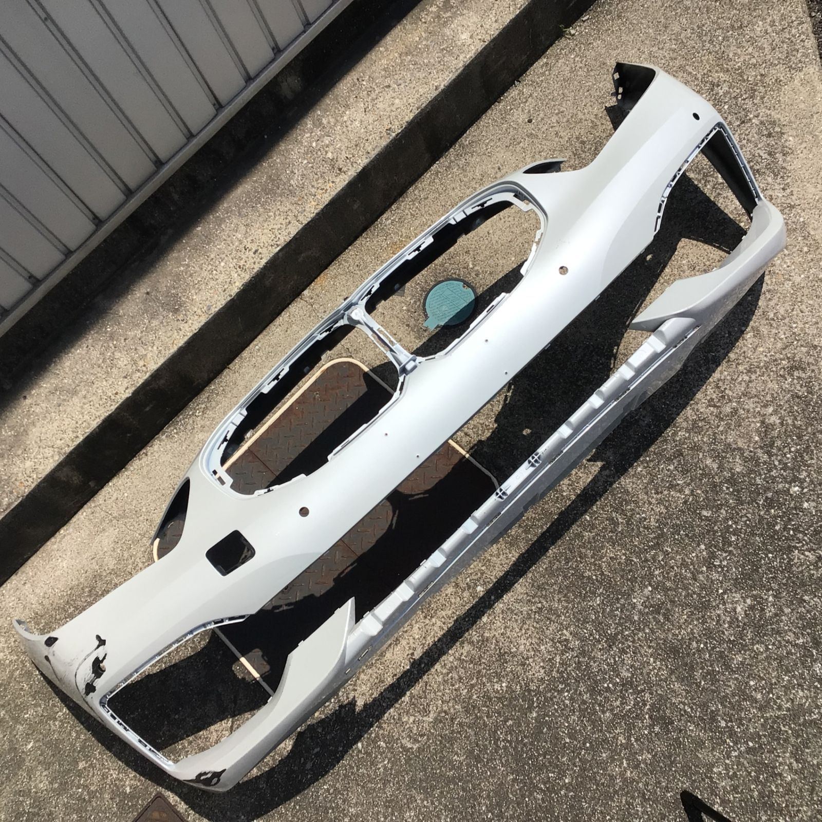 手渡し|愛知県 6208 BMW 1シリーズ F40 Mスポーツ 純正フロントバンパー 51117459708 現状品