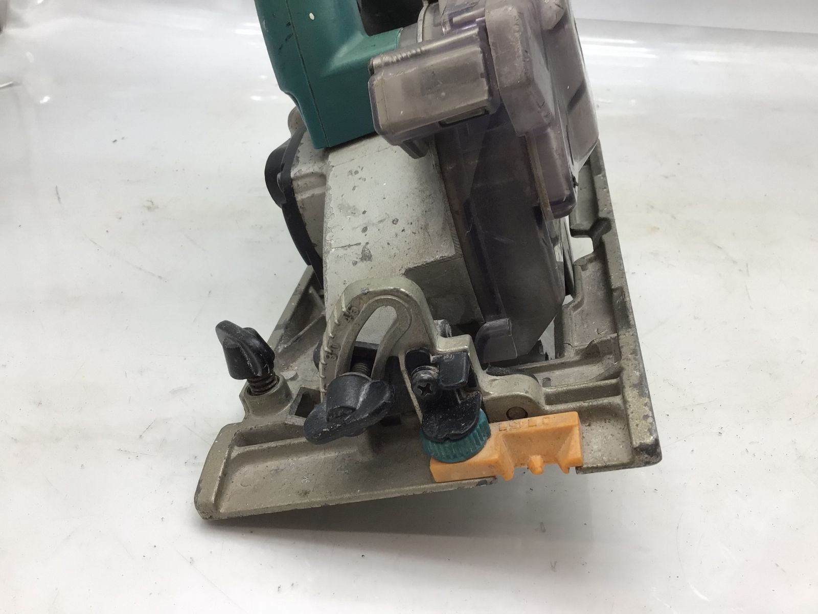 充電式防じんマルノコ