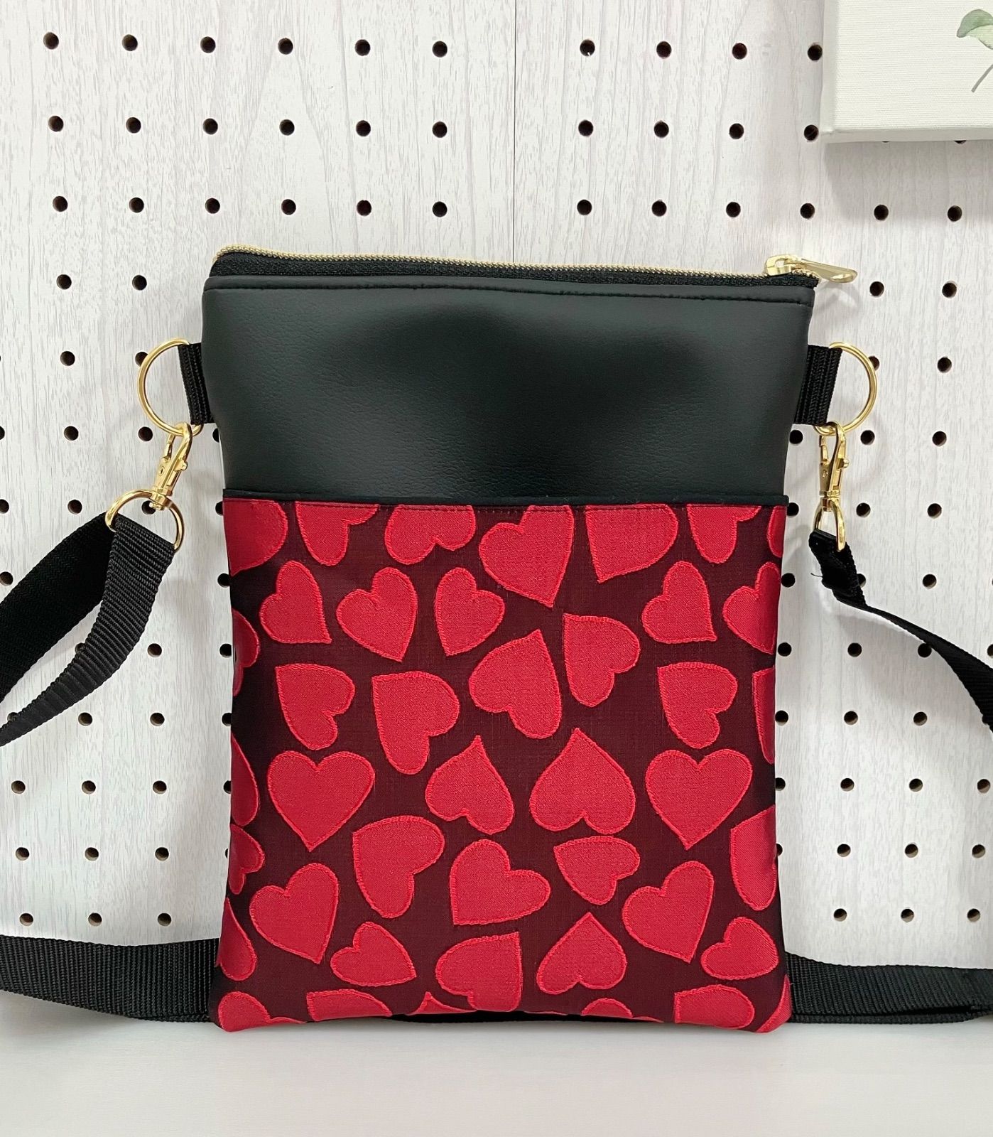 ハンドメイド＊推し活痛バ サコッシュ ジャガード 赤ハート(760)