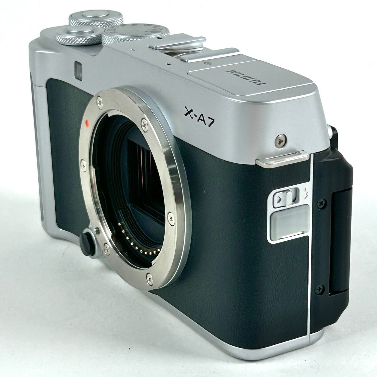 富士フイルム FUJIFILM X-A7 ボディ シルバー デジタル ミラーレス 一眼カメラ 【中古】 - メルカリ