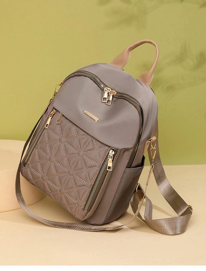 pebbly リュック（猫バッチ付き） 美品