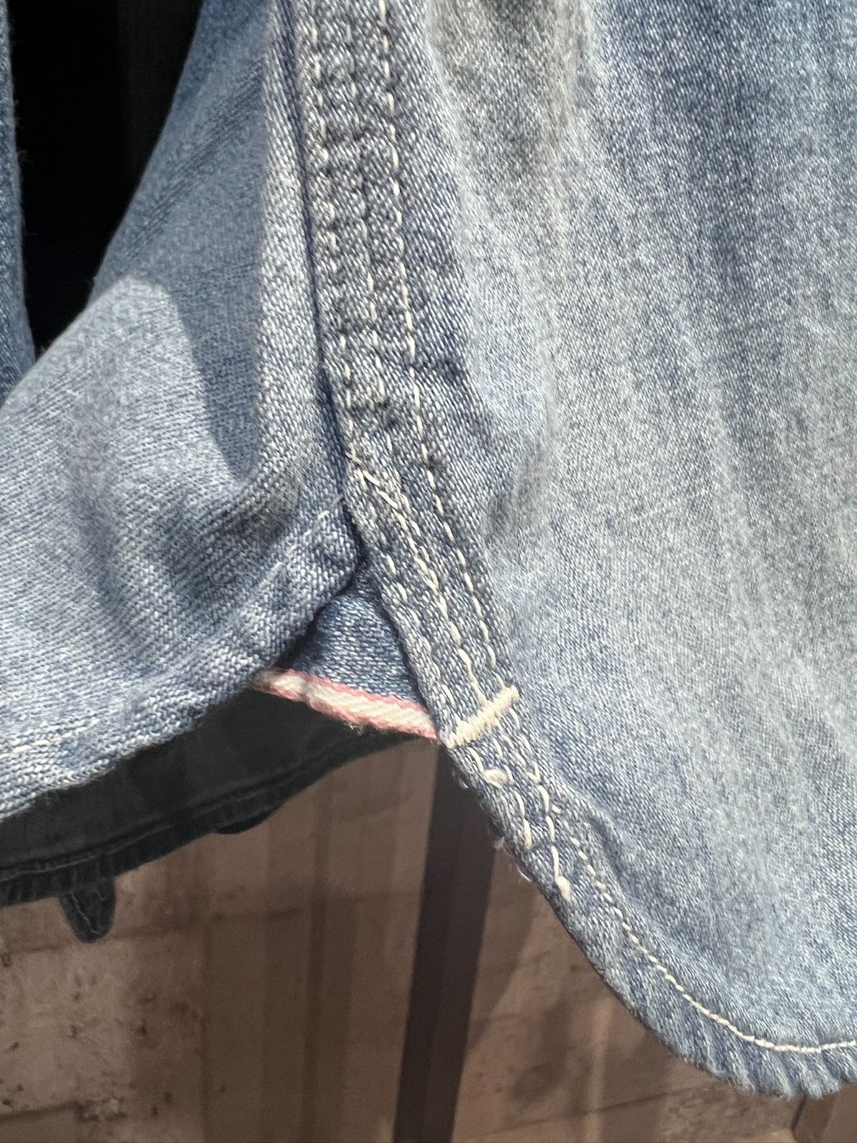 新品 桃太郎ジーンズ MOMOTARO JEANS 8ozデニムB.D.シャツ ボタンダウン 長袖シャツ デニムシャツ ライン入り マチ付き 05-098 44/101 桃太郎ジーンズ MOMOTARO JEANS MXLS1015 インディゴ