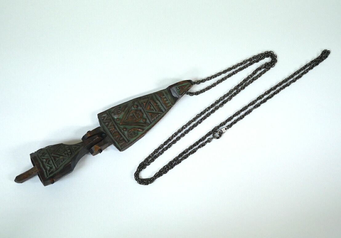 砂澤 ビッキ「樹鈴ペンダント二連」木彫作品（約14cm） 嵌めよ