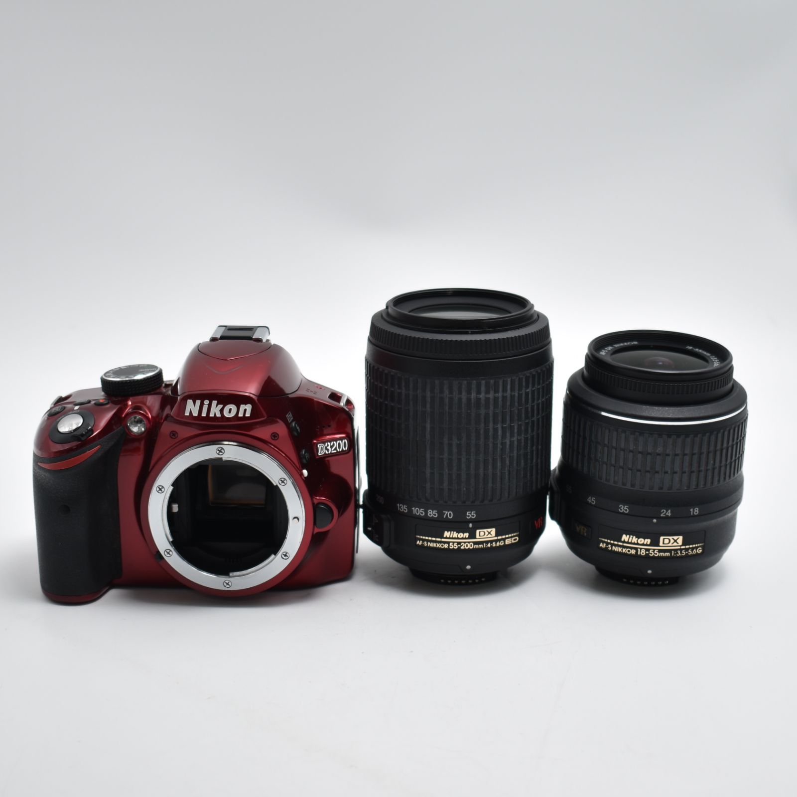 B#8770 Nikon デジタル一眼レフカメラ D3200 200mmダブルズーム