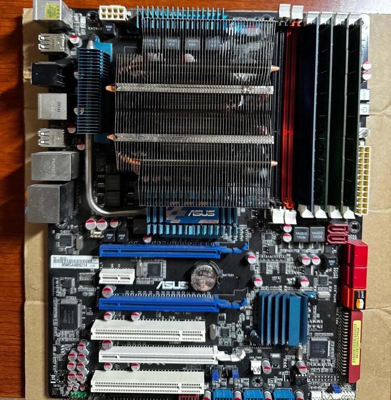 ASUS P6T SE Ce i7 | インテル X58| DDR3| CrossFireX| A-GbE | ATX マザーボード